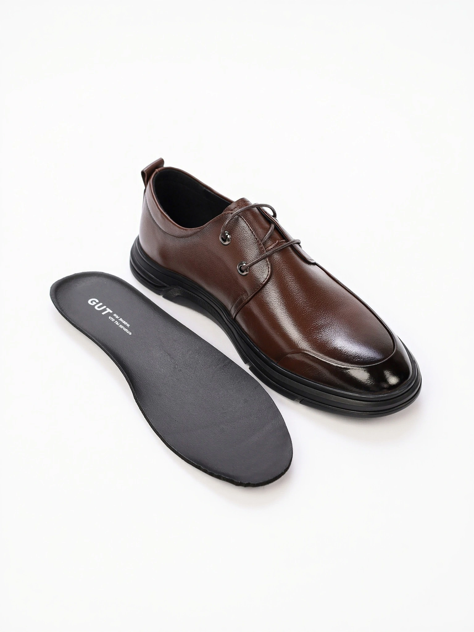 Туфли коричневого цвета со шнуровкой